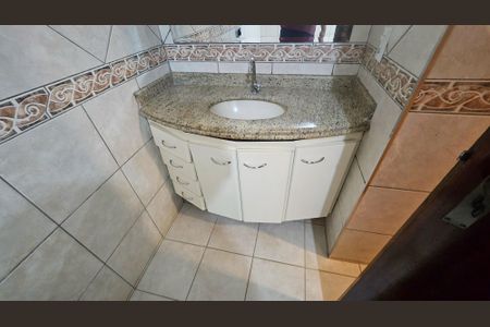 Casa de condomínio para alugar com 450m², 4 quartos e 4 vagasBanheiro Suíte 1