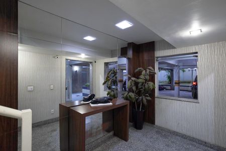 Apartamento à venda com 122m², 3 quartos e 2 vagas Apartamento à venda com 122m², 3 quartos e 2 vagasEntrada