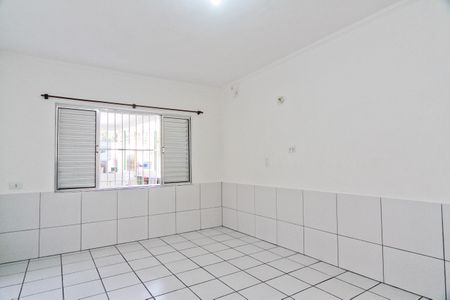 Quarto 1 de casa para alugar com 1 quarto, 75m² em Vila Ramos, São Paulo