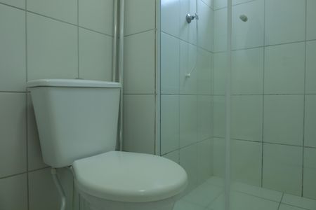 Banheiro de apartamento para alugar com 1 quarto, 24m² em Vila Campanela, São Paulo