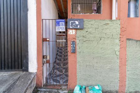Casa à venda com 40m², 2 quartos e sem vaga Casa à venda com 40m², 2 quartos e sem vagaFachada