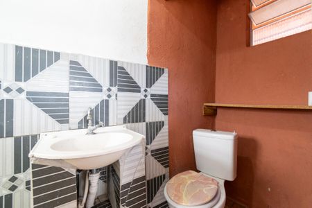 Casa à venda com 40m², 2 quartos e sem vaga Casa à venda com 40m², 2 quartos e sem vagaBanheiro