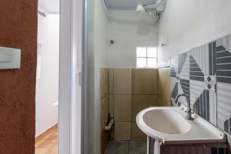 Casa à venda com 40m², 2 quartos e sem vaga Casa à venda com 40m², 2 quartos e sem vagaBanheiro