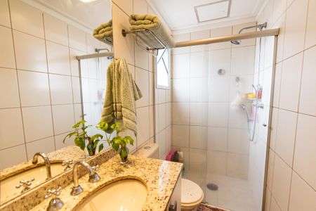 Apartamento para alugar com 144m², 3 quartos e 3 vagas Apartamento para alugar com 144m², 3 quartos e 3 vagasBanheiro da suíte