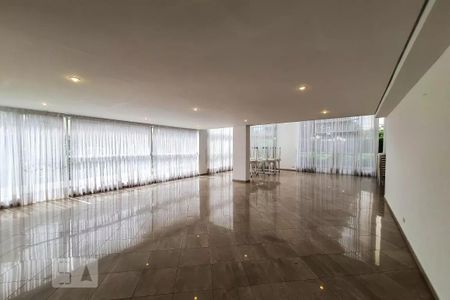 Apartamento para alugar com 144m², 3 quartos e 3 vagas Apartamento para alugar com 144m², 3 quartos e 3 vagasÁrea comum - Salão de festas