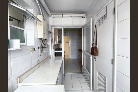 Apartamento à venda com 81m², 3 quartos e 2 vagas Apartamento à venda com 81m², 3 quartos e 2 vagasÁrea de Serviço