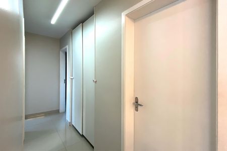 Apartamento à venda com 69m², 3 quartos e 2 vagas Apartamento à venda com 69m², 3 quartos e 2 vagasCorredor