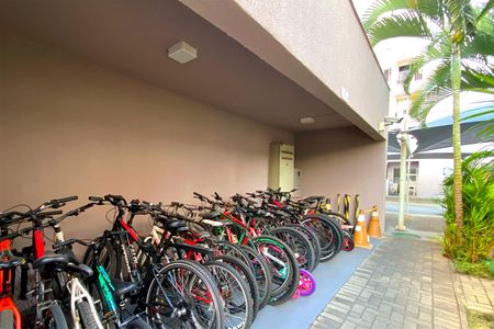 Apartamento à venda com 69m², 3 quartos e 2 vagas Apartamento à venda com 69m², 3 quartos e 2 vagasÁrea comum - Bicicletário
