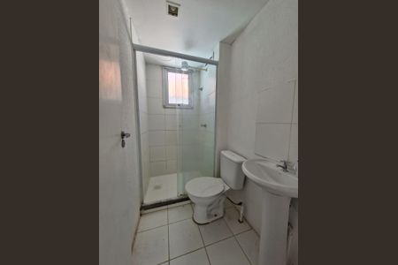 Banheiro Social de apartamento à venda com 2 quartos, 49m² em Vila Nova, Porto Alegre
