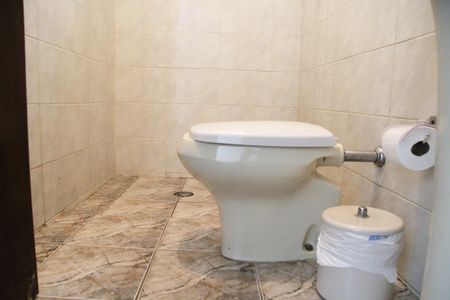 Casa à venda com 220m², 3 quartos e 2 vagasLavabo