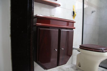 Casa à venda com 220m², 3 quartos e 2 vagasBanheiro Social