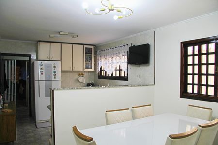 Casa à venda com 220m², 3 quartos e 2 vagasCozinha