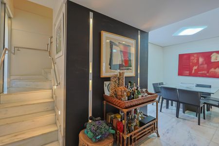 Apartamento à venda com 180m², 4 quartos e 2 vagasCorredor