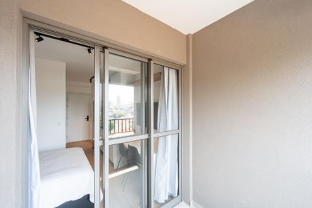 Studio para alugar com 39m², 1 quarto e sem vaga Studio para alugar com 39m², 1 quarto e sem vagaVaranda