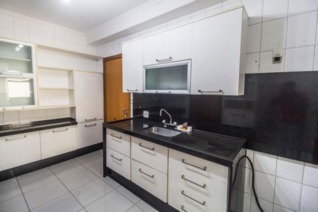 Apartamento à venda com 139m², 3 quartos e 2 vagas Apartamento à venda com 139m², 3 quartos e 2 vagasCozinha