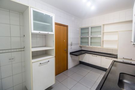 Apartamento à venda com 139m², 3 quartos e 2 vagas Apartamento à venda com 139m², 3 quartos e 2 vagasCozinha