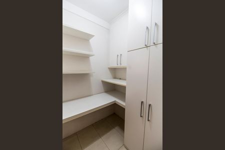 Apartamento à venda com 139m², 3 quartos e 2 vagas Apartamento à venda com 139m², 3 quartos e 2 vagasDespensa