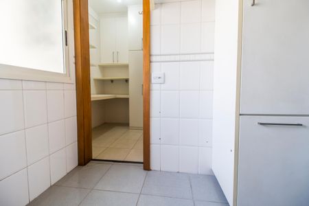 Apartamento à venda com 139m², 3 quartos e 2 vagas Apartamento à venda com 139m², 3 quartos e 2 vagasÁrea de Serviço