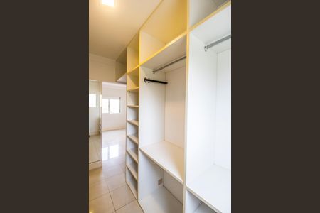 Apartamento à venda com 139m², 3 quartos e 2 vagas Apartamento à venda com 139m², 3 quartos e 2 vagasCloset da Suíte