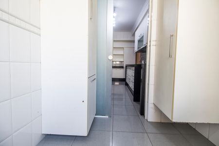 Apartamento à venda com 139m², 3 quartos e 2 vagas Apartamento à venda com 139m², 3 quartos e 2 vagasÁrea de Serviço