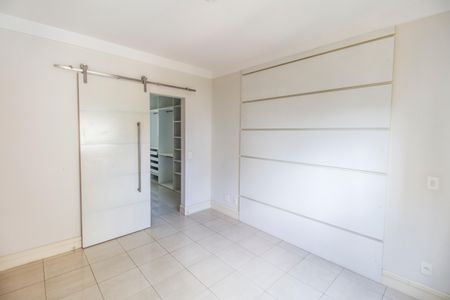 Apartamento à venda com 139m², 3 quartos e 2 vagas Apartamento à venda com 139m², 3 quartos e 2 vagasSuíte