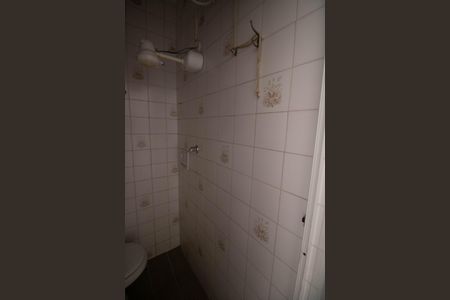 Banheiro de kitnet/studio para alugar com 1 quarto, 24m² em Centro, Niterói