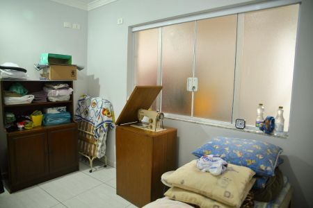 Casa à venda com 192m², 3 quartos e 3 vagasQuarto de Serviço