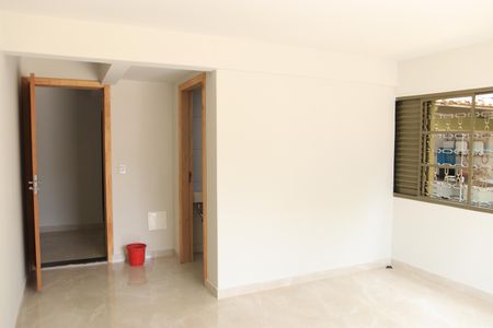 Sala de casa para alugar com 2 quartos, 115m² em Jardim Goiás, Goiânia