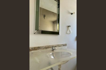 Lavabo de apartamento para alugar com 3 quartos, 300m² em Copacabana, Rio de Janeiro