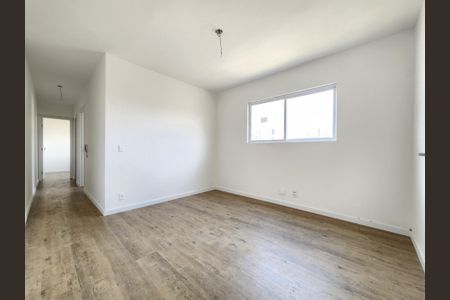 Sala de apartamento à venda com 2 quartos, 57m² em Vila Amaral, Belo Horizonte