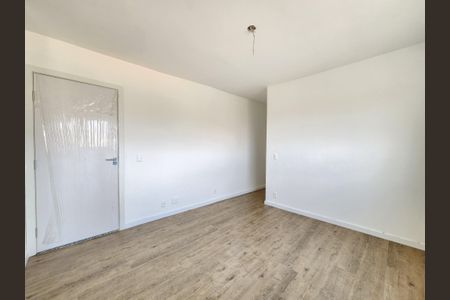Sala e cozinha de apartamento à venda com 2 quartos, 57m² em Vila Amaral, Belo Horizonte