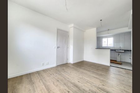 Sala de apartamento à venda com 2 quartos, 56m² em Vila Amaral, Belo Horizonte