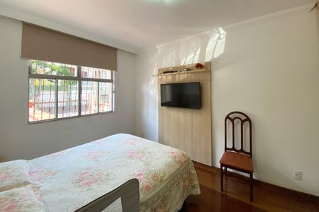 Casa à venda com 320m², 4 quartos e 5 vagas Casa à venda com 320m², 4 quartos e 5 vagasSuite