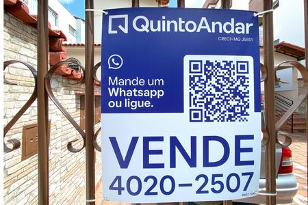 Casa à venda com 320m², 4 quartos e 5 vagas Casa à venda com 320m², 4 quartos e 5 vagasPlaca