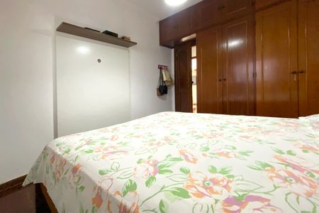 Casa à venda com 320m², 4 quartos e 5 vagas Casa à venda com 320m², 4 quartos e 5 vagasQuarto 2