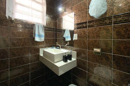 Casa à venda com 320m², 4 quartos e 5 vagas Casa à venda com 320m², 4 quartos e 5 vagasBanheiro da Suíte