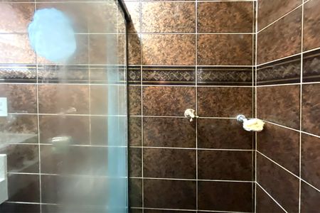 Casa à venda com 320m², 4 quartos e 5 vagas Casa à venda com 320m², 4 quartos e 5 vagasBanheiro da Suíte