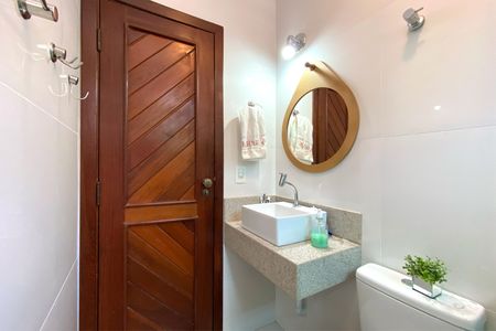 Casa à venda com 320m², 4 quartos e 5 vagas Casa à venda com 320m², 4 quartos e 5 vagasBanheiro