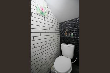 Casa à venda com 140m², 2 quartos e 1 vagaBanheiro 1