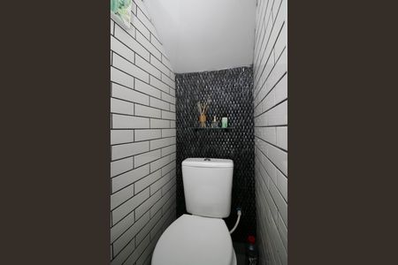 Casa à venda com 140m², 2 quartos e 1 vagaBanheiro 1