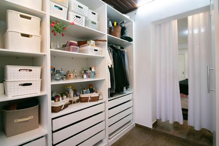 Casa à venda com 140m², 2 quartos e 1 vagaCloset da suíte