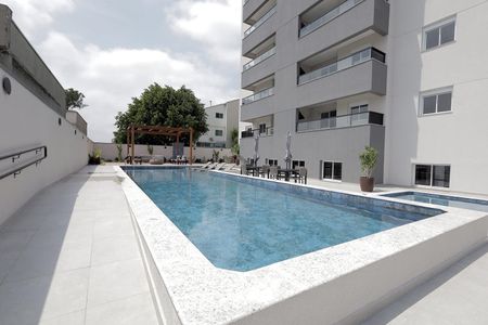 Apartamento à venda com 69m², 2 quartos e 2 vagas Apartamento à venda com 69m², 2 quartos e 2 vagasÁrea comum - Piscina