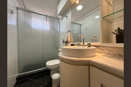 Apartamento à venda com 127m², 3 quartos e 2 vagas Apartamento à venda com 127m², 3 quartos e 2 vagasBanheiro 2