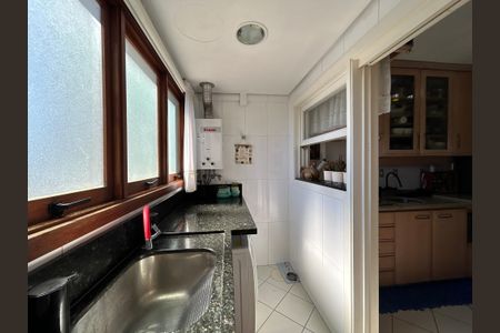 Apartamento à venda com 127m², 3 quartos e 2 vagas Apartamento à venda com 127m², 3 quartos e 2 vagasÁrea de Serviço