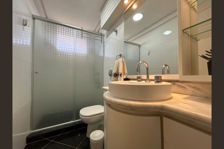 Apartamento à venda com 127m², 3 quartos e 2 vagas Apartamento à venda com 127m², 3 quartos e 2 vagasBanheiro 2