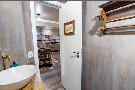 Banheiro de apartamento para alugar com 1 quarto, 45m² em Bela Vista, Porto Alegre