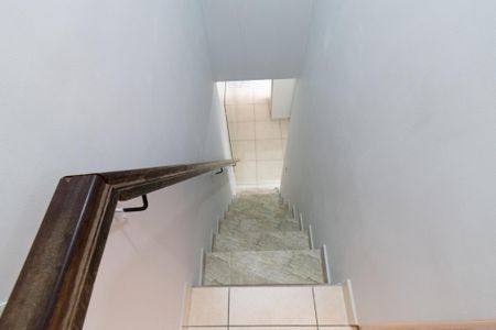 Casa à venda com 130m², 2 quartos e 1 vagaEscada
