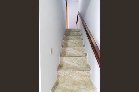 Casa à venda com 130m², 2 quartos e 1 vagaEscada