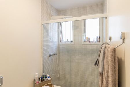 Apartamento à venda com 102m², 3 quartos e 2 vagas Apartamento à venda com 102m², 3 quartos e 2 vagasBanheiro da Suíte