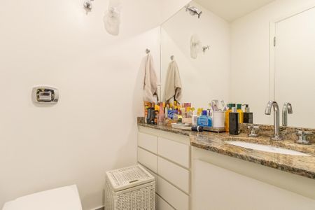 Apartamento à venda com 102m², 3 quartos e 2 vagas Apartamento à venda com 102m², 3 quartos e 2 vagasBanheiro Social